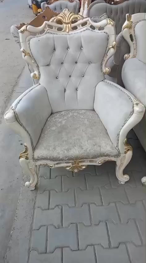 السلام عليكم ملكي عشر مقاعد كل زام بالكامل نظافه 100% مكانه بغداد السعر 950ر والاستفسار على هذا الرقم***********
