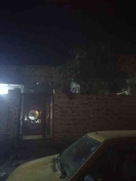 بيت البيع  ١٥٠ مترطابو صرف يتكون من غرفتين وصاله ومطبخ وستقبال مطلوب اسكان ٤٠ وبليد ٣٥ رقمي ***********
