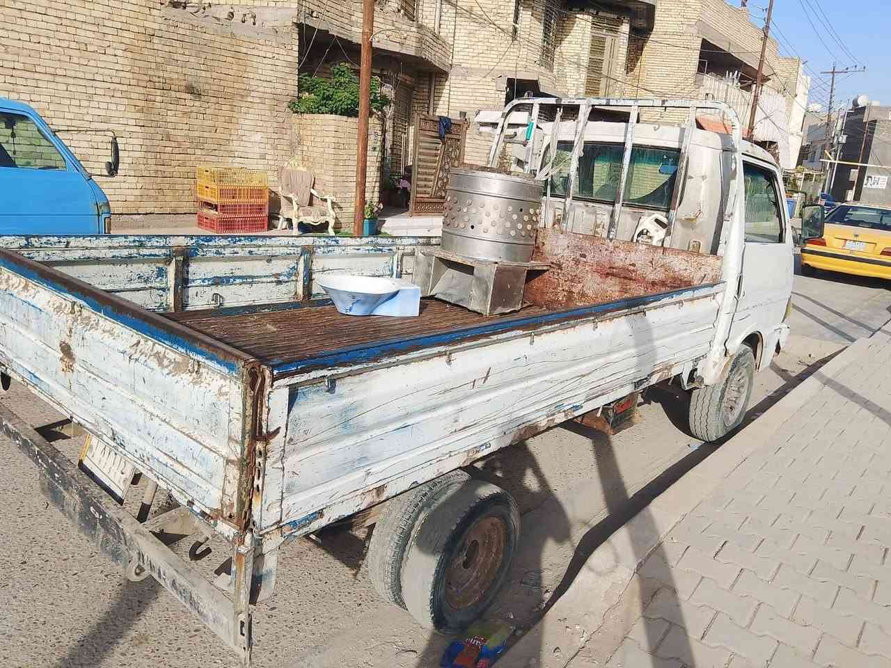 السلام عليكم كيا بنكو موديل 94رقم ديالى تحويل مباشر سياره خير من الله  السعر 30وبيها مجال بسيط مكاني بغداد الجديده الامين الثانيه رقم الهاتف(***********)
