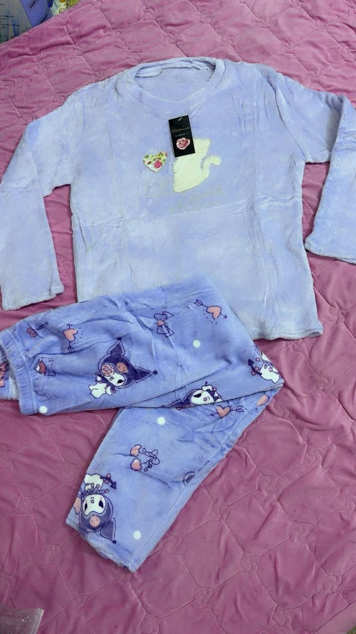 تراكات نسائيه نوعيه كوريه يخبلن باللبس وخامه تجنن  سعر التراك 8 الف اللي ياخذ قطع اهواي اله خصم موجود قياسات خاصه ايضاً بيهم كلهم الحجز واتساب *********** يوجد توصيل كل محافظات العراق
