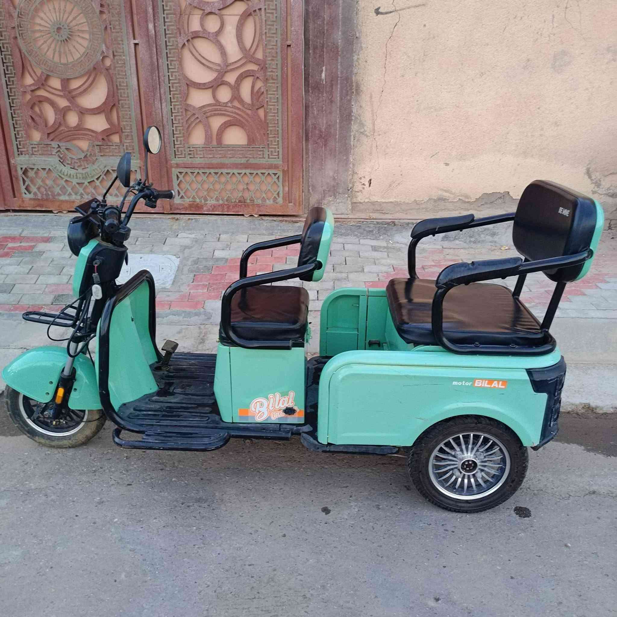 دراجة شحن 3 تايرات BILAL Motor
سلام عليكم الدراجة نظيفة واستخدامها بسيط 
الباتري والمحرك بحالة ممتازة ومابيهم اي مشاكل
ونفس الشي بالنسبه للبدي و الكشنات جلد وبيها مكان تخزين
نقصها فقط الاشاير ▶️◀️ ،
سعرها 650 وبيها مجال 
مكاني كربلاء ، مامتواجد على الفيس 
هذا رقم التلفون  ‏‪***********‬‏

