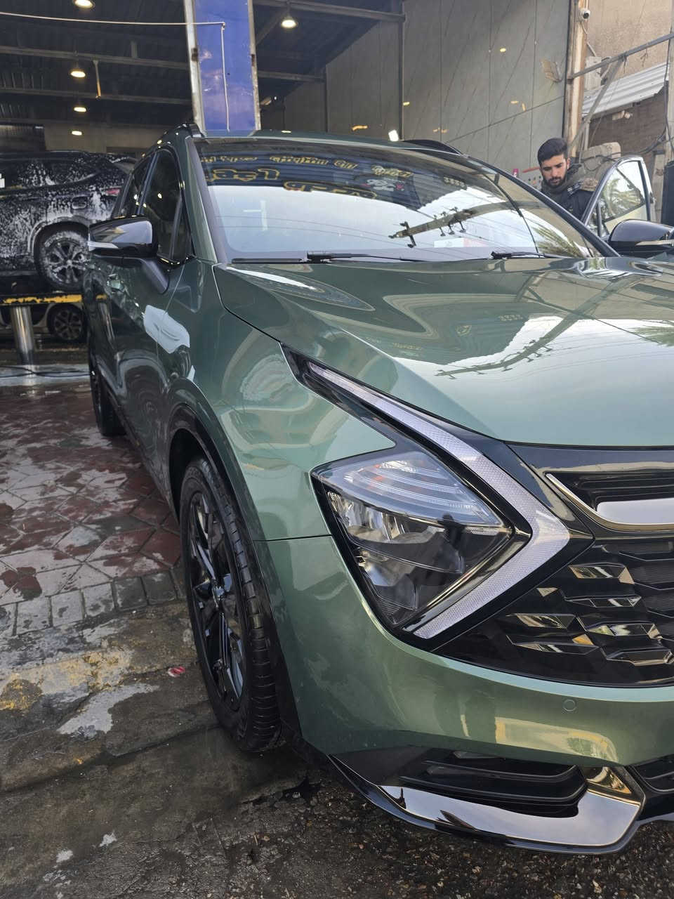 سبورتج بلاك ادشن موديل ٢٠٢٥ 
السيارة رقم اربيل اعتيادي وليس مميز 
الرقم المميز مو للبيع 
السيارة ينشد عليها رقم عادي 
 سعر السيارة ٢٣٣ ورقة
 ماشية ٢٠ الف وارد خليجي
  ملاحظتين بيها
 الأولى شخط بالباب مال صدر 
الثانية أثر مال  صبغ طاير عالباب مال سايق
 للاتصال والاستفسار اكثر الاتصال على صاحب السيارة ***********
