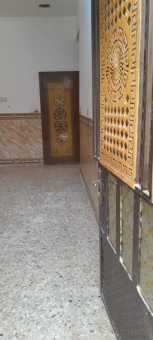 البيت للايجار حي البساتين حي السلام 100 متر بالظهر شارع السبيس ***********
انا مكلف بالنشر @الجميع
