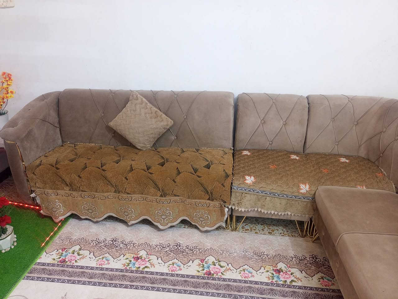 السلام عليكم هاي غراض للبيع 
سعر تخم 300 و بي مجال 
سعر غساله 150و بيه مجال
سعر ميز بلازمه 35
مراسله على واتساب ***********
