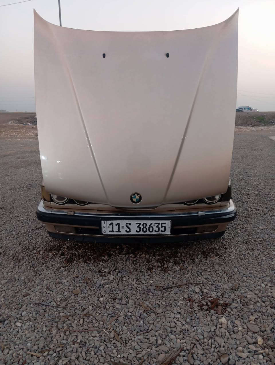 BM 735
موديل 1994 

رقم بغداد انكليزي 

سيارة بأسمي وسنويه لل 29 

مكان سيارة ديالى خالص

كير ومحرك مال صقر 2001 مسكر 

كير ومحرك مكفولات 

منظومة غاز يعني سيارة غاز + بانزين 

كهربائيات + كيجات كلهن شغالات

داخل سياره جلد 

تبريد شغال 

تراي سيارة 200

نقوصات السيارة 
1- الخط مال ايرفلو ضارب فه سيارة بيه خربطه بسيطه بلسلولي 
2- البوش مال صدر خلفي تعبانات يعني بلطسات قويه تصير طبطبه 
3- قايش مال كمبريسر تبريد فقط تبريد كله شغال ومكفول 

سعر سيارة 55 وبيه مجال 

كلشي بلسيارة مذكور واي ستفسار هذه رقمي 

***********
