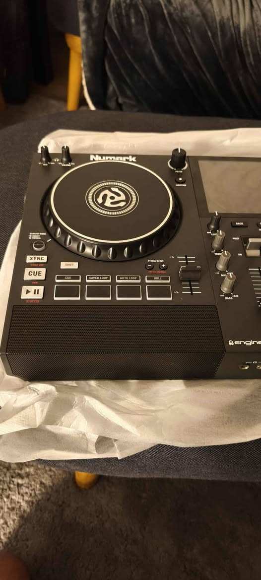 Used All in one  DJ Controller Mixstream Pro+

Price 480$


**إذا كنت صاحب هذا الإعلان وتريد حذفه لأي سبب، رجاءا أرسل رسالة إلى الدعم الفني**