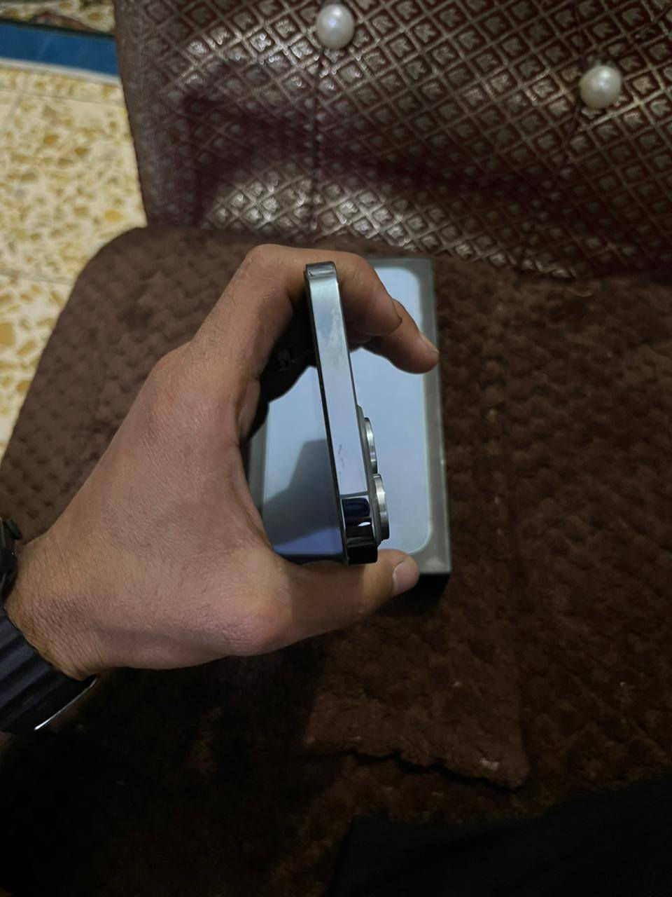 آيفون 13 برو ماكس (Sierra Blue) بحالة الوكالة! 📱
للباحثين عن النظافة، جهاز "مراية" ما بيه ولا شخط واستخدام جداً نظيف.

​السعة: 256 قيقا.

​نسبة البطارية: 81%.

​الضمان الشخصي: الجهاز ما مفتوح ولا داخل صيانة أبد.

​الملحقات: كارتونته ويا.

السعر 725 ☑️ وبي مجال 🪎 
⚠️ ملاحظة: البيع كاش، والاستفسار عبر الهاتف فقط.
📞 للاتصال: *********** 🔖
