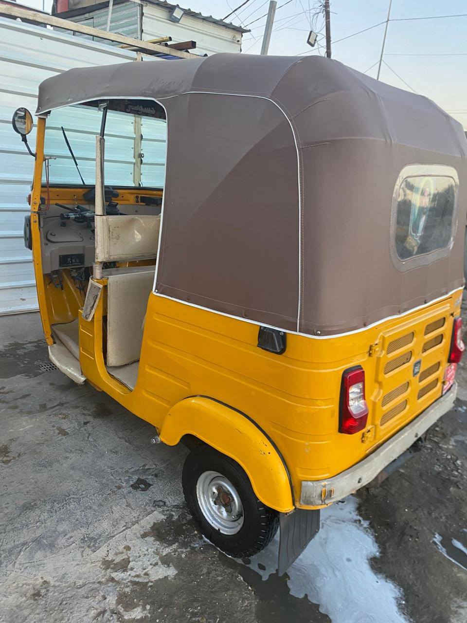 سلام عليكم شباب تكتك موديل عشرين رقم سنويه بسمي بكان حي العامل ***********
