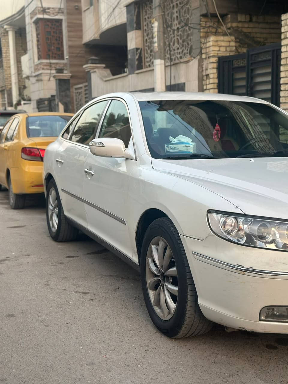 السلام عليكم ازيرا موديل ٢٠٠٨ للبيع  خليجي محرك ٣٨٠٠ مكفول هو والكير السياره بيهه صبغ ابيع حزام  مناقصه اي شي 
السعر ٩٠ وبهه مجال هاتف ***********
