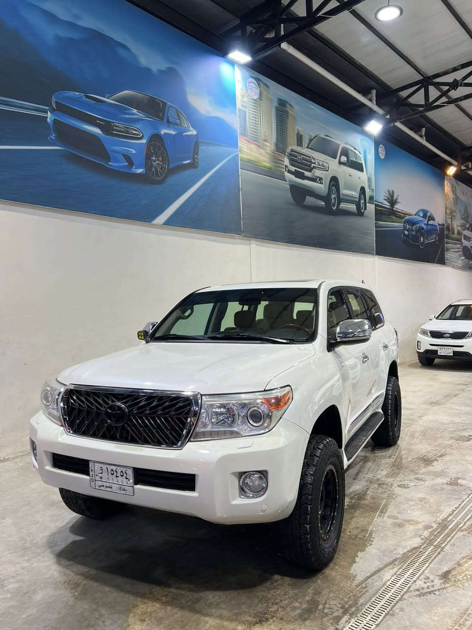 السلام عليكم 
لاندكروز موديل 2014 ساز  جديدة احلة من الصور ماشية 115الف عليهة تزويد و مصروف عليهة السيارة بيهة صبغ بين الجاملغ و الباب شي جداً بسيط

مواصفات 
محرك 6 سلندر
حساسات 
فتحة 
بصمة تشغيل + بصمة ابواب 
زراكات امامية

استفسار 📞 ‭0773 210 4757‬

السعر 400 يعني 4 دفاتر وبيهة مجال

العنوان📍زيونة تقاطع ملعب الشعب خلف محطة وقود المثنى 

معرض الليث لتجارة السيارات
