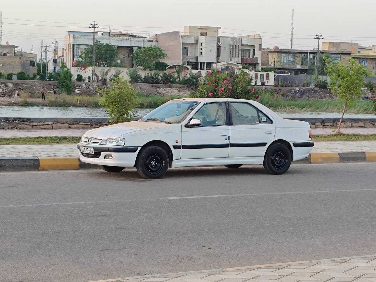 بيجو 2015 ميسان سنويه 2030 وهزه جديده بيها  بارد بالبنيد سيارة 🚗 جاهزة من كلشي راعيها يريد ديره ***********
