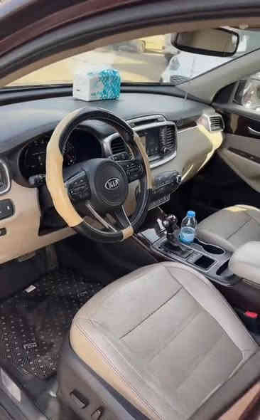 سلام عليكم 
كيا سورنتو 2016 امريكي EX 
موصفات
بنوراما 
بصمه
شاشه جبيره
ترحيب 
كشنات جلد بيجي 
كشنات تدفئه
داخل صاج
نقطه عمياء 
تحديد مسار 
بريك ذاتي  
اوتو هولد 
وضعيات قياده 
تبريد بيانو 3 قطع
تحكمات ستيرن 
دشبول دجتال
صندوك كهرباء 
جامات اوتو 
لايت زنون وبلوجكتر بقلاوه 
ماشيه 65
محرك V6 3500
كير ٨ نمر 
داخلها كله لون بيجي مطعم صاج 
حادث سياره يعتبر كلين  
فقط لحية الدعامه الاماميه الباقي كفاله عامه 
والسونار مرفق بالمنشور 
السعر200ورقه وبيها مجال بسيط  
***********
