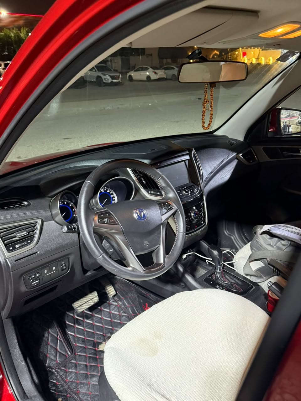 السلام عليكم شانجان cs35 موديل ١٩ فول مواصفات رقم بغداد دولي تحويل مباشر ماشية ٣٠ الف فقط مكفولة وجاهزة من كلشي عدى دحجات خفيفه اموضحة بالصور  سيارة جداً جديدة 
مكانها بالنجف
***********
السعر ١١٥
