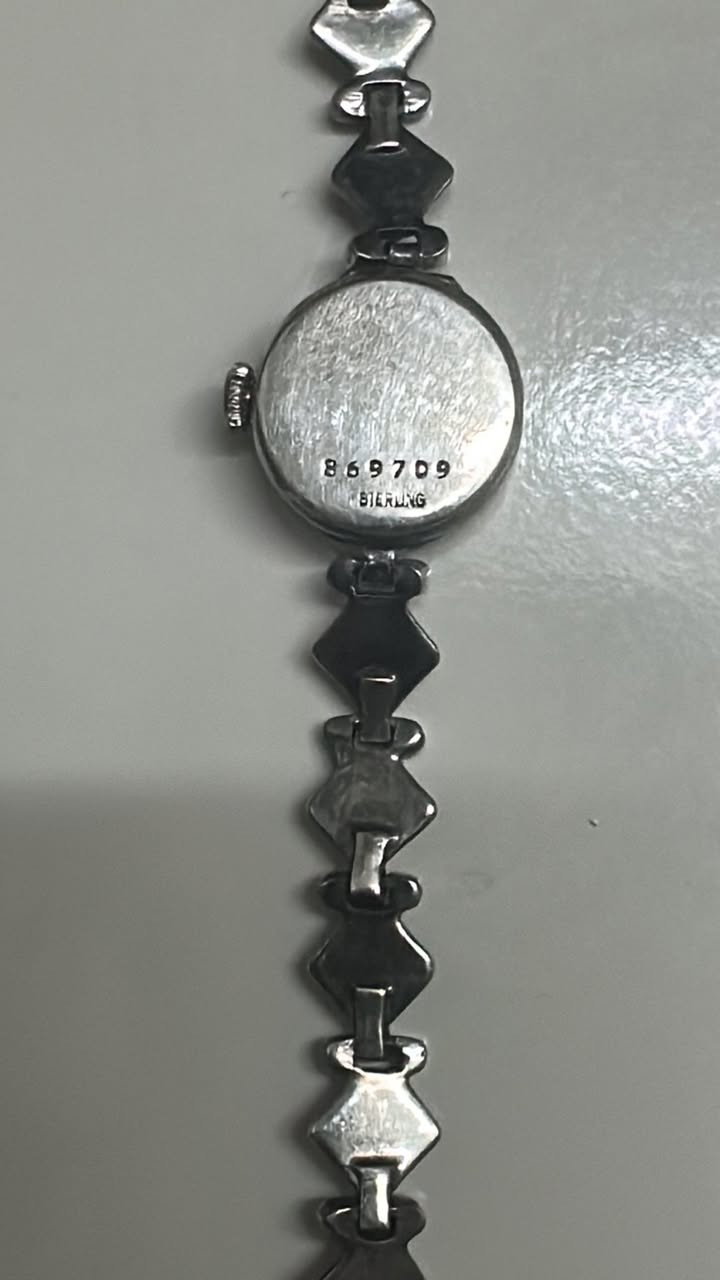 ساعة نسائيه سويسرية فضه سنة الصنع ١٨٨٩


**إذا كنت صاحب هذا الإعلان وتريد حذفه لأي سبب، رجاءا أرسل رسالة إلى الدعم الفني**