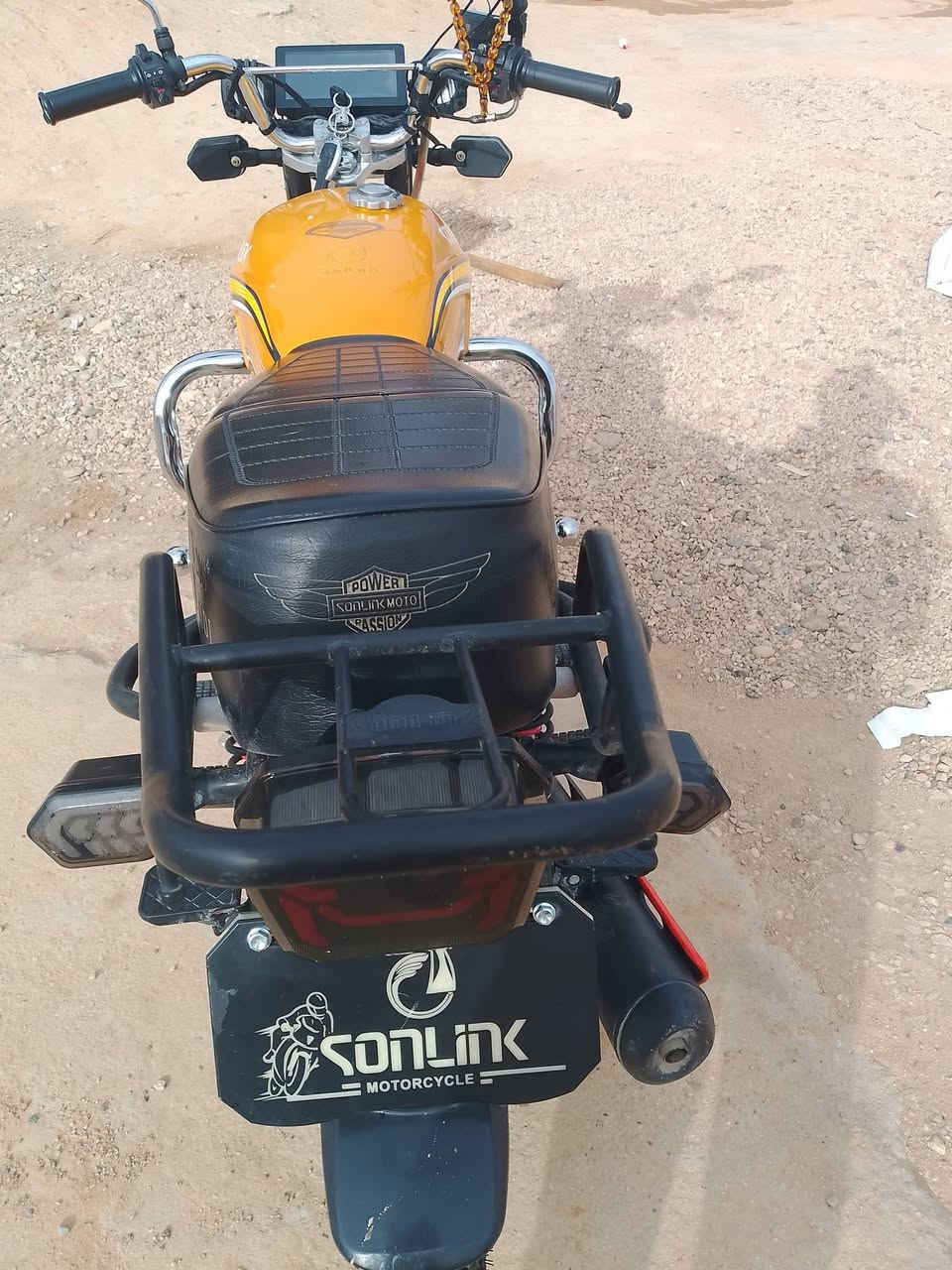 السلا عليكم دراجه للبيع 24 محرك 200 نظافه انظف من الصوره ترهم مراوس او بيع مكان القائم***********
