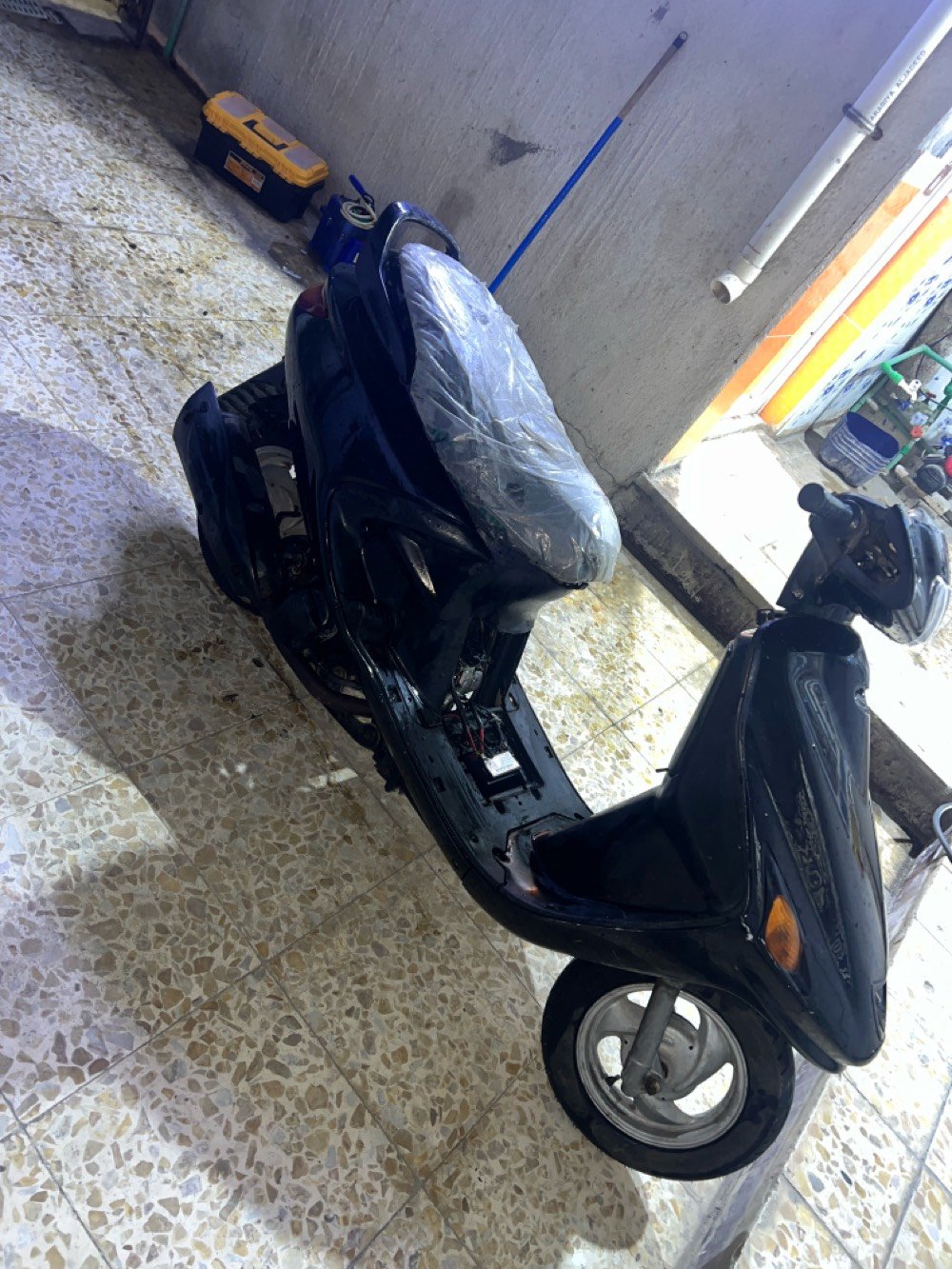 بس الكهربائيات يرادلهن ترتيب الباقي كله شغال سلف هندر كفرات نظيفة سعرها 400 بيها مجال بسيط