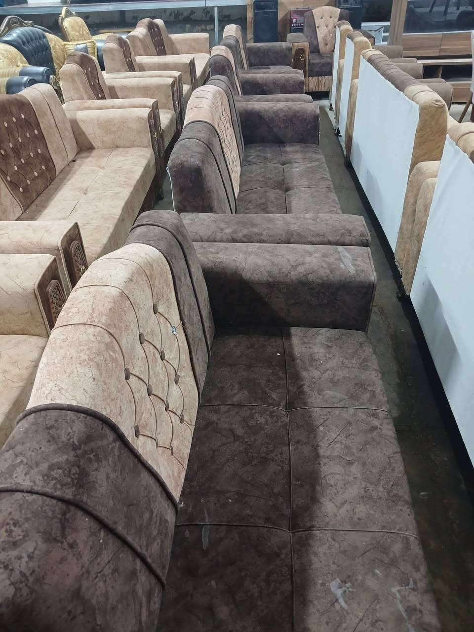 مستعمل نضيف 
مجمع البركه للاثاث الجديد والمستخدم يرحب بلجميع فاهلا وسهلا بكم العنوان بابل المحاويل ناحيه الامام الشارع العام قرب مركز شرطه الامام للاستفسار خاص او الاتصال علئ الارقام *********** بيه واتساب
*********** اتصال فقط الحاج محمد السلامي
