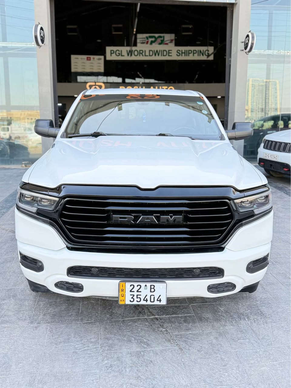 رام موديل ٢٤ 
محرك ٥،٧ ايتورك 
فورويل 4*4 
نقطة عمياء 
شاشة وسط
ماشي ٤٨ الف ميل
الإضافات 
محدث ليمتد
ويل ٢٠ رياضي و طخم اطارات تويو ياباني
دوسات جانبية
غطاء بدي متحرك كواليتي عالي
رقم اربيل باسمي 
مكان السيارة أربيل 

الضرر

بدون صبغ بدون تبديل قطع  
رقم شاصي  
1C6SRFGTXRN109333

سيارة جاهزة و ما بيها اي نقص 
*********** أربيل, العراق
