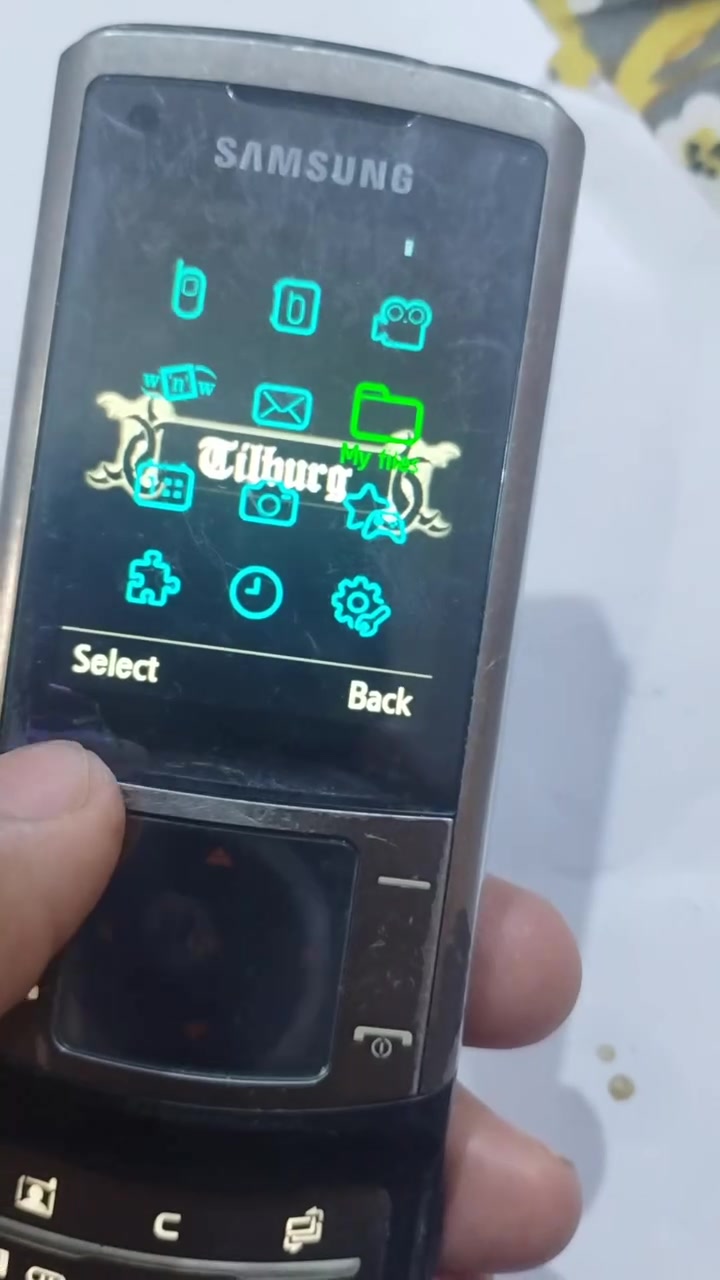 موبايل سامسونك قطعه نادرة شرط الشغل انگليزي يشغل أي سيم كارد نقص قبق البطارية يحتوي شاشتين وماوس لمس و شاحنة اصلية  السعر 21 الف مع التوصيل


**إذا كنت صاحب هذا الإعلان وتريد حذفه لأي سبب، رجاءا أرسل رسالة إلى الدعم الفني**