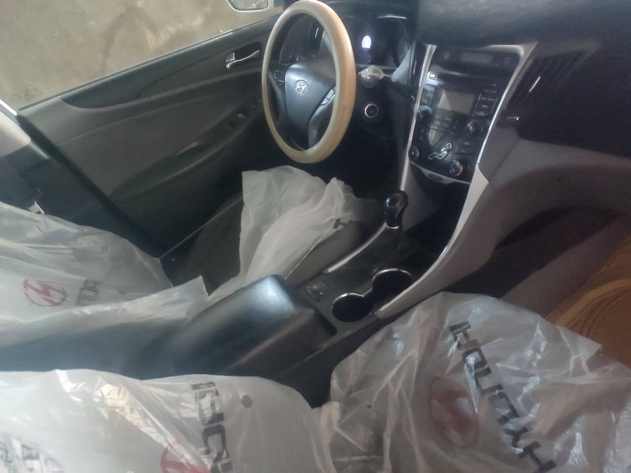 السلام عليكم
سوناتا بابل 2013 محرك 2400 كير محرك حداديه تبريد تدفئه كهربائيات كلشي عالبلاد ماشيه 154 حقيقي 
كشنات كهربائي تبريد تدفئه بلكشناات حساسات 
السياره امريكي حادثه بارد بسيط بلجاملغ الامامي بدون لغود او شواصي مكاني بابل الحمزه الغربي 
بيه رشات صبغ اثر شخوط فقط شرط الفحص والسونار بجهه السايق بس اثر شخوط خفيفه بجهه السايق فقط بدون دواخل 
سعره 93 ورقه 
***********
