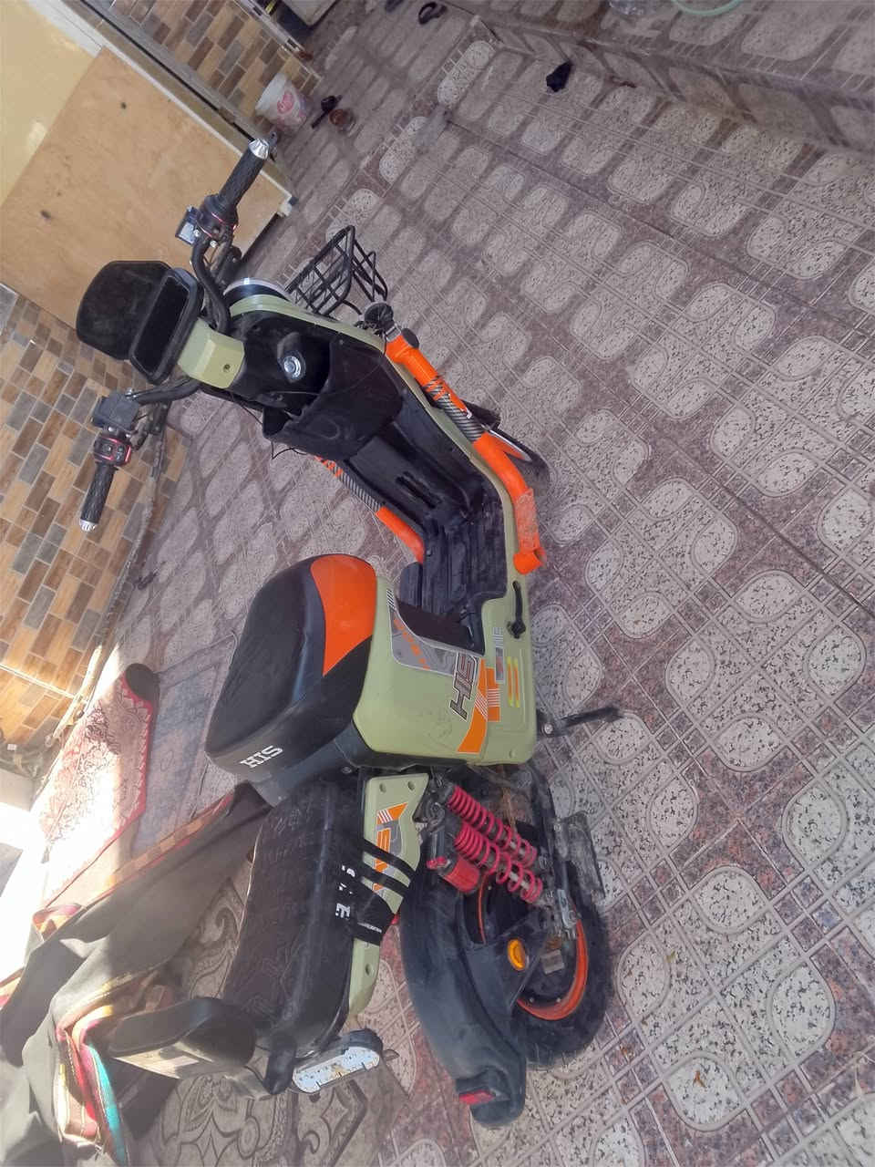 السلام عليكم شباب درجة شحن للبيع شغال كلش مابيه شغل وطلع درجة حلو ونضيهف السرعه مالته 100مكان قضاء الكرنه بني منصور درجة مامستخدمه هواي اقل الشهر السعره 550وبيه مجال لى شراي رقم الهاتف واتساب ***********
