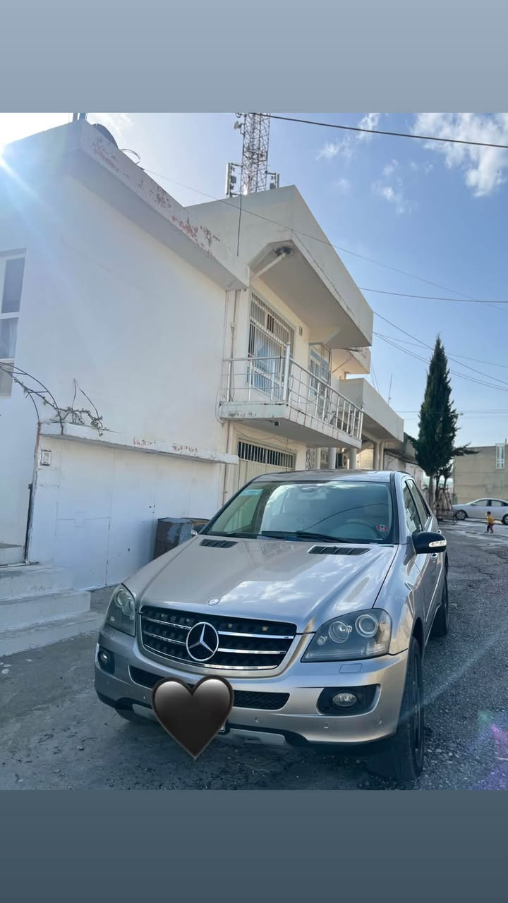 Mercedes Benz ML500
بۆ فرۆشتن مۆدێل ٢٠٠٦✅
قەپات قەپات مواسەفات✅
سەیارەکە مووسە✅
نموونە لە جوانی✅ 
کامل مەسرەف کراوە✅
٨ پستۆن✅
سەیارەکە بێزارە لە قوەتی خۆی✅
دەعامی بۆ دەعامی بە شەرت✅
بێ بۆیاخ تەنها شوێن مووسەکانی بۆیاخە✅
تۆمار کراوە بۆ کۆد بەس هێشتا کۆدی بۆ وەر نەگیراوە بە شەرتی ماڵی مەدەنی✅
بۆ نرخ پەیوەندی بکەن بەم ژمارانەوە یان نامە بنێرن✅
0772 201 9415
0770 141 8408

