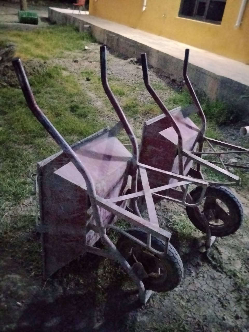 نحاله للبيع السعر خاص ***********
