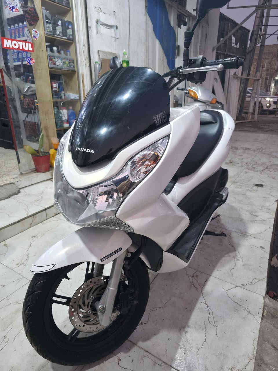 سلام عليكم
Pcx جيل اول ياباني ماشيه 32567 الف
مكفولة عدا كسر بالكفر طاحت عليها دراجه ثانيه
مكانها واسط الكوت
السعر 13 ورقة وبيها مجال قليل
للاستفسار
***********
