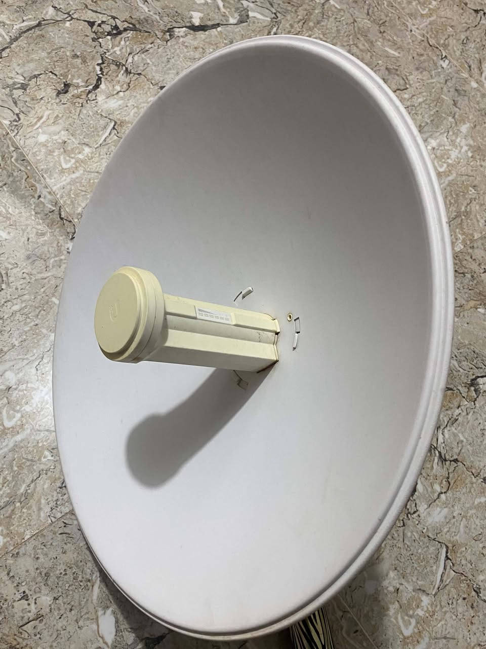 السلام عليكم نانو صحن للبيع مستعمل بس نظيف كلش نوعيته Ubiquiti PowerBeam M5.


**إذا كنت صاحب هذا الإعلان وتريد حذفه لأي سبب، رجاءا أرسل رسالة إلى الدعم الفني**