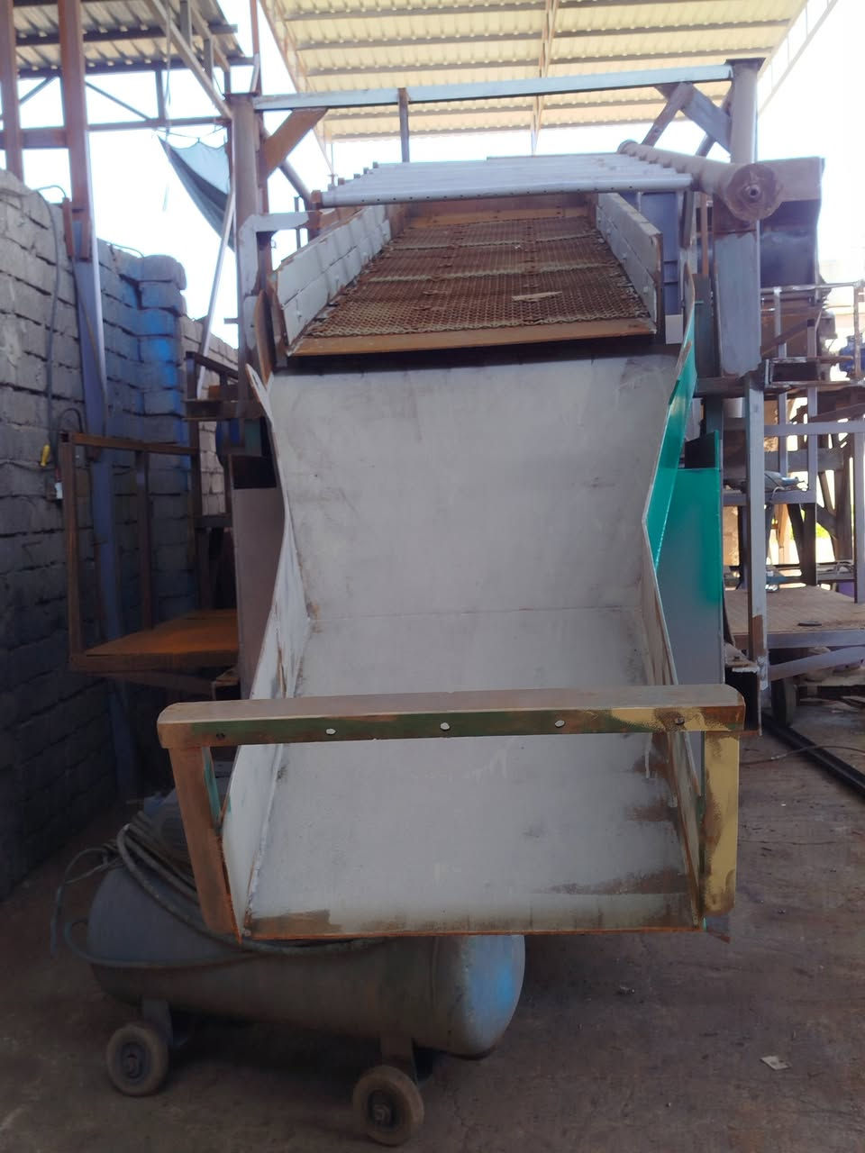 معمل حصو ورمل 3غرابيل للبيع 
***********
***********
موصل صناعة وادي عكاب
