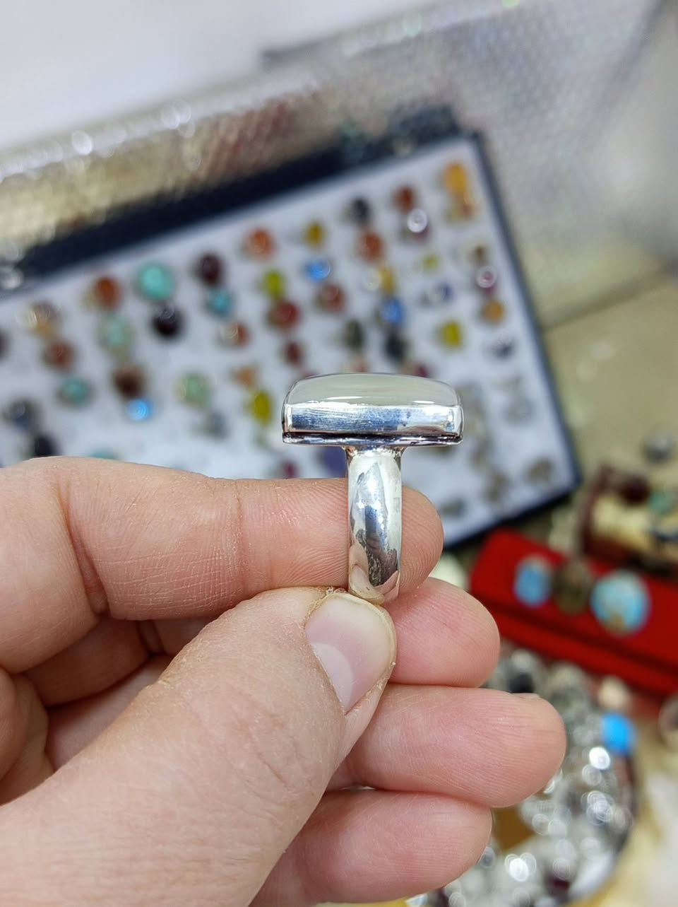 خاتم من العقيق الابيض قطع مستطيل فضه عيار 925 قطعه كلش حلوه للاستفسار التواصل ع  الخاص


**إذا كنت صاحب هذا الإعلان وتريد حذفه لأي سبب، رجاءا أرسل رسالة إلى الدعم الفني**