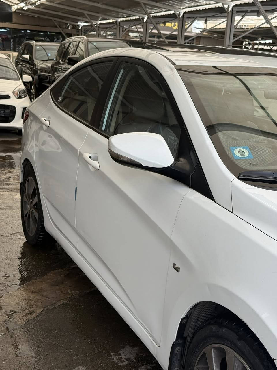 السلام عليكم هونداي اكسنت 2013 خليجي مكفوله عدا باب السائق صبغ السياره مكينه كير كفاله فول موصفات 

موصفات 
فتحه -أربع دسك-جلد ابلادي -اشاير بالمري -
الاتصال ***********
