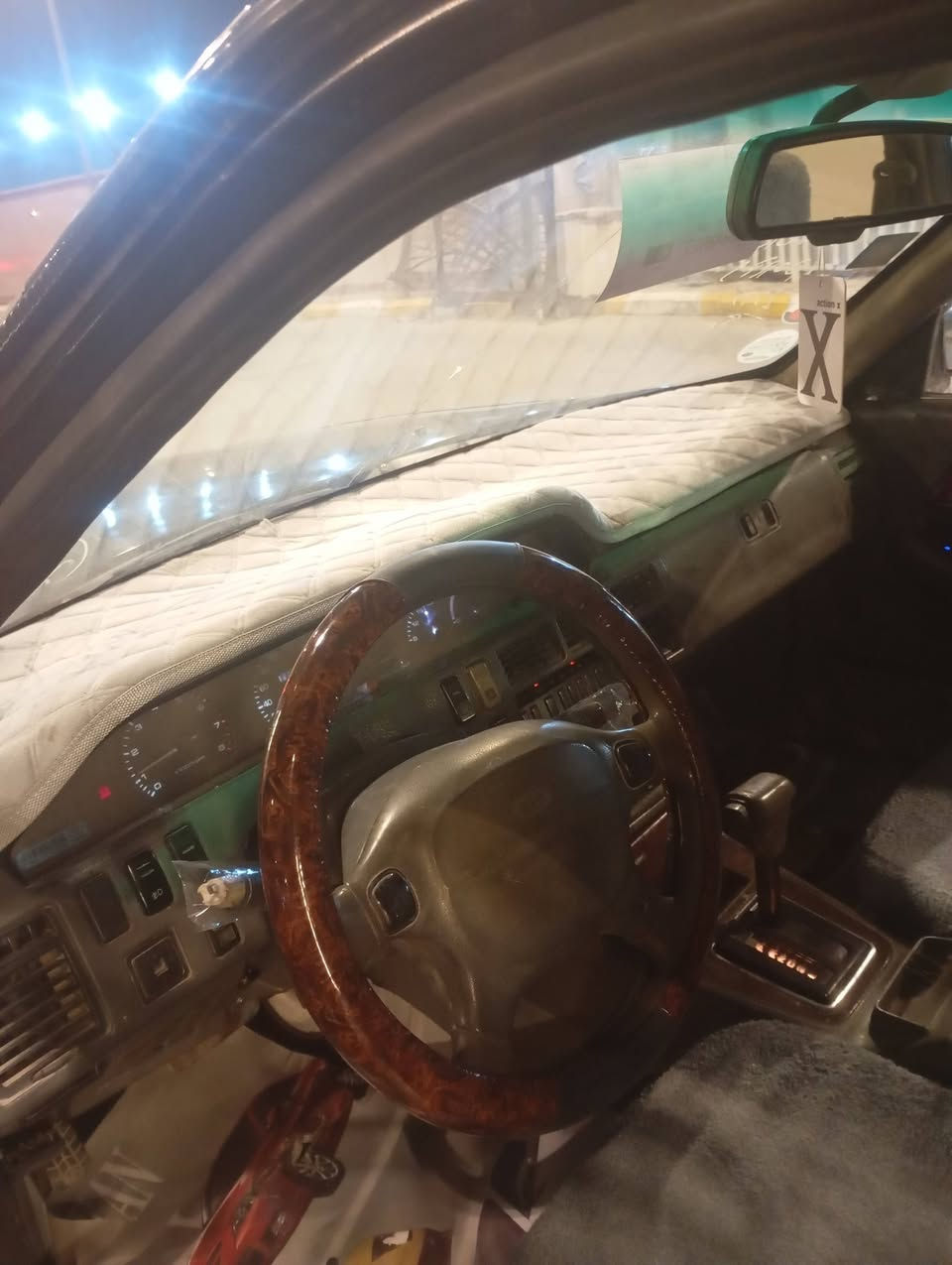 السلام عليكم 
سياره كيه بونتيشه موديل 91 رقم انكليزي بسمي السعر 38وبيه مجال ال شراي ***********
