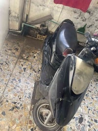 للبيع ٤٥٠سعرها بيها مجال ٠٧٧٠٢٩٨٣٩٩٨زعفرانيه اربع شوارع