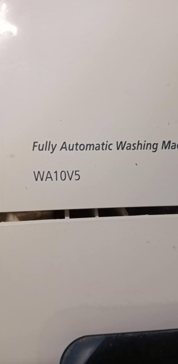 السلام عليكم
غسالة سامسونك نظيفة جداً مثل ما موضح بالصور مابيها اي عطل حجمها 10 كيلو السعر 100 وبيها مجال للتواصل *********** مكاني بغداد حي الجهاد
