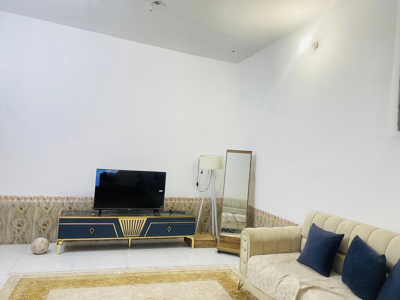 دار سكن طابو زراعي

خلف بيت الحاج ( جوده اكويجو ) 

بجانب بيت سيد ( شهيد الجمراوي ) 

على شارع ( الرئيسي ) - ( ركن ) 

المساحة ١٦٥ / م 

يحتوي على ( غرفتين نوم ) 

صحيات داخلية + خارجية - بناء ابلوك - صب كونكريت 

ماء - كهرباء - ارضية بورسلين 

(حي زليزل )

للاستفسار الاتصال

***********
