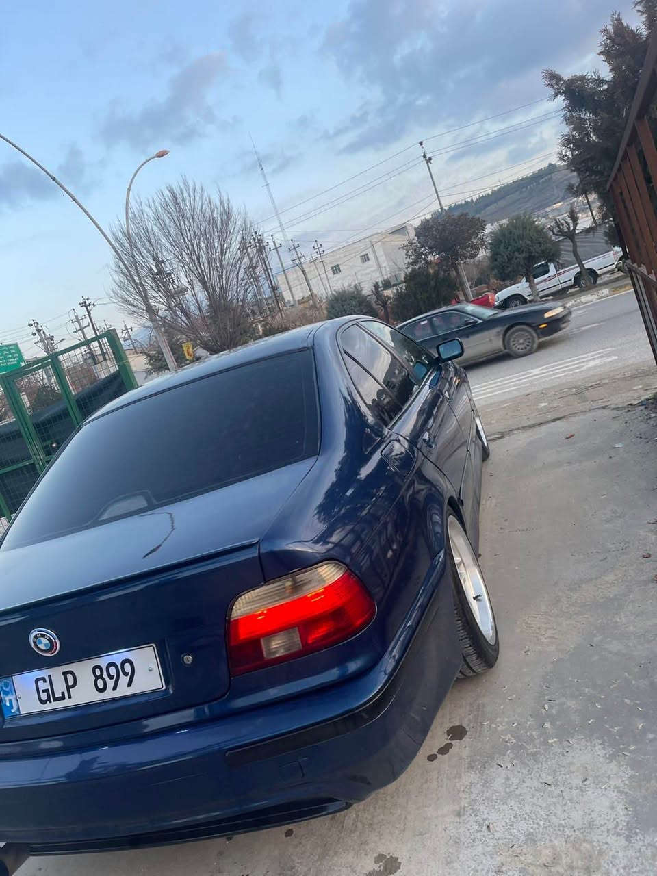 BMW E39

بیئیم سەقەر مۆدیل ٢٠٠١ بیلاM کوشن جلد ناو زەرد کوشن هیتەر گێرو مەکینەوە تەبرید ساردو گەرم تەقەو رەقە موسو براوە محەوەر بە شەرتی ١٠٠ فیتەر  مەنەفێست ئیبراهیم خەلیل  بە شەرتی خرامە 

سەیارەکە چوار تایەوە ویلی M لۆکی لەژێرە 

سعریشی ٦٥ مەجالیکی برایانە 

0751 717 9830 أربيل, العراق
