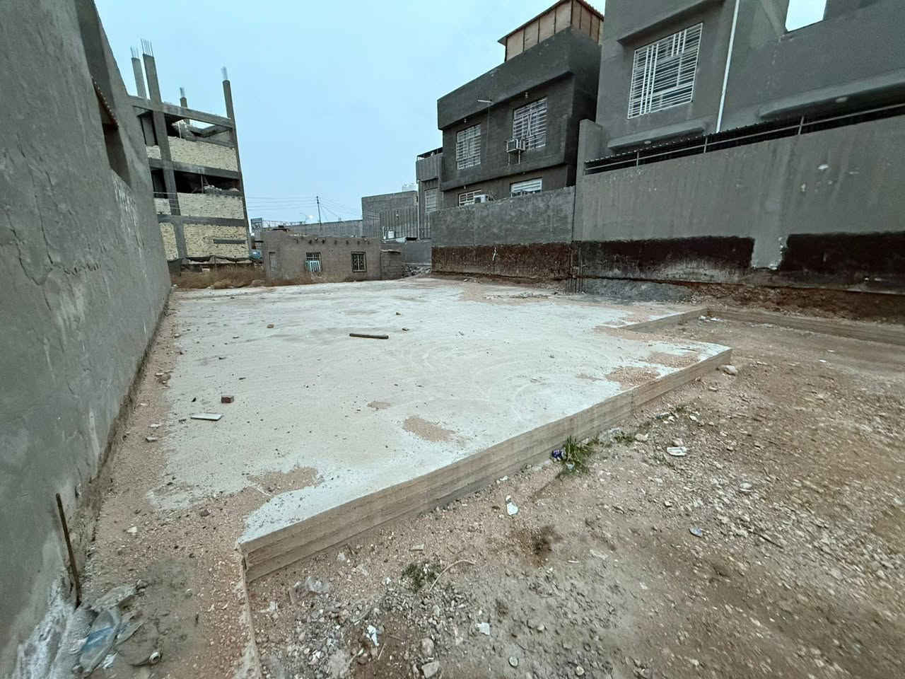 قطعة للبيع مكانها جمجمة الشماليه قرب جسر بته مساحتها 275 م طابو زراعي دفّان كامل ورفت كامل قابل  أي خريطة
استفسار اكثر 
‭0773 440 0626
