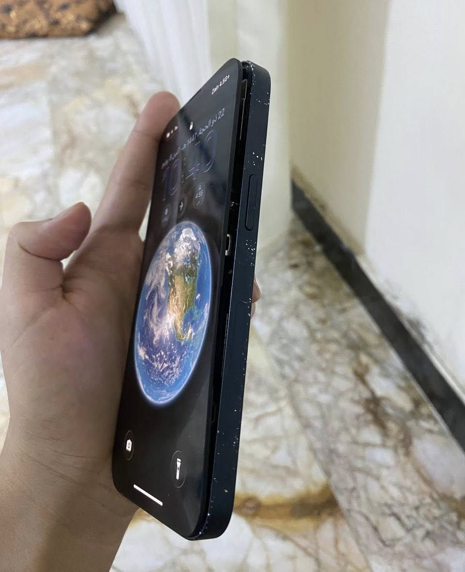 ايفون 13 عادي ذاكره 128 بطاريه 88 مكفول مامبدل بي شي نضافه 98 وعندي صور الفحص ، امريكي فقط البطاريه منفوخه يرادلها تبديل ولنقط الموجوده بالحواف مال تلفون مثل ما موضح سعر 350 مكان نجف لتواصل ***********
