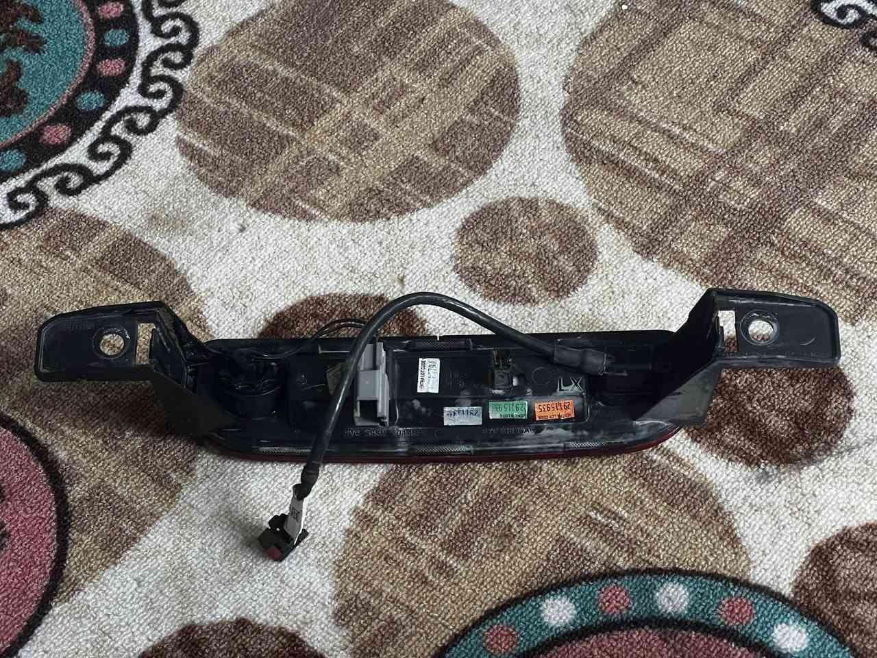 ستوب خلفي وسطي LED +كاميرا +دگمه الصندوق شغال 100% السعر ١٥٠ الف ***********
