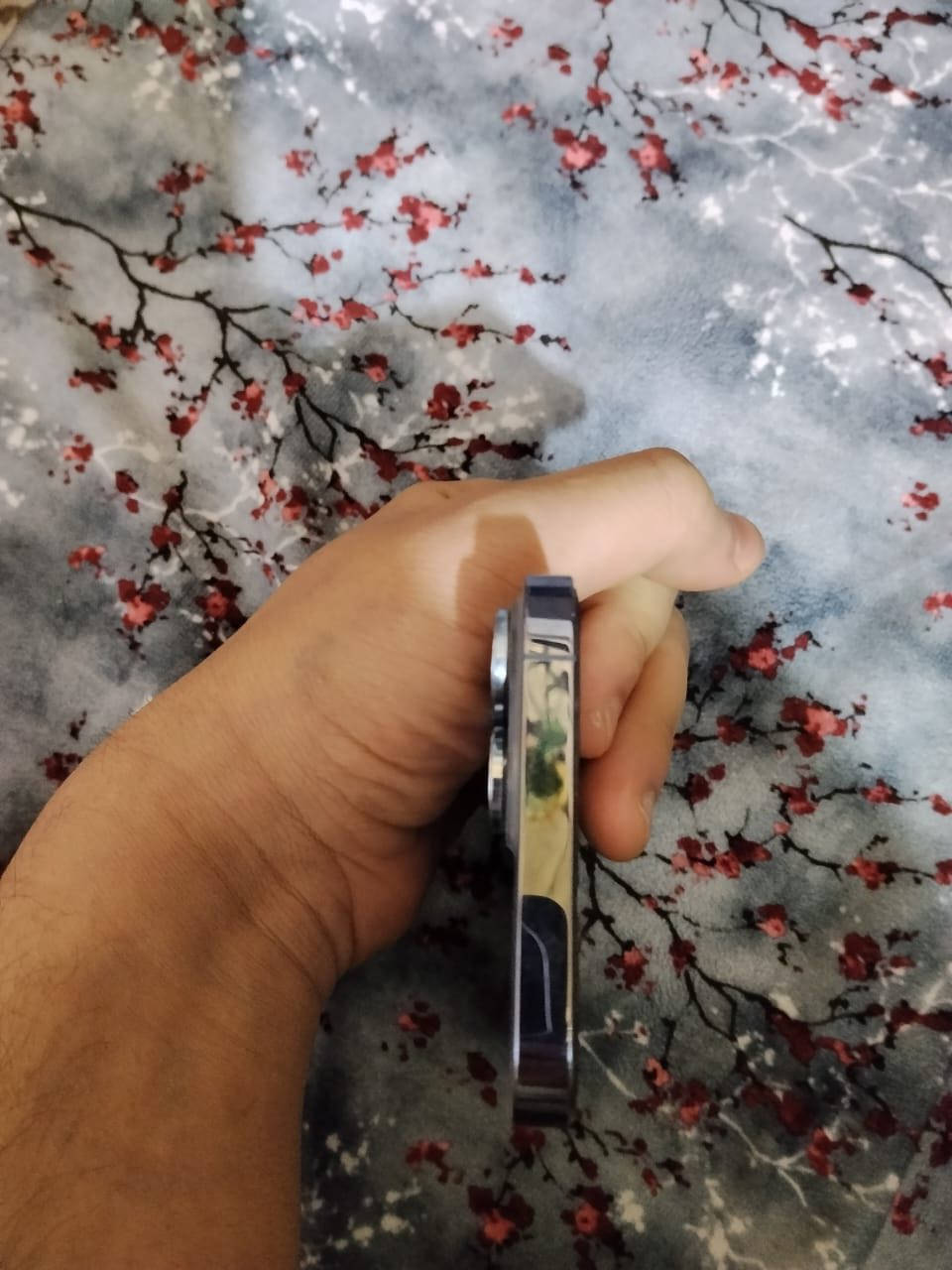 السلام عليكم
ايفون 13 pro max
جهاز جديد فتح كارتونه وكارتونته موجوده
نموذج M امريكي يعني جديد  
ذاكره 256
الجهاز مبدل بطاريه اصليه من الشركه
الجهاز نضيف شخط مابي
كلشي ما مبدل بي فقط بطاريه و اصليه من الشركه
السعر 800
*********** هذا رقمي وبي واتساب 
ادمن وافق
