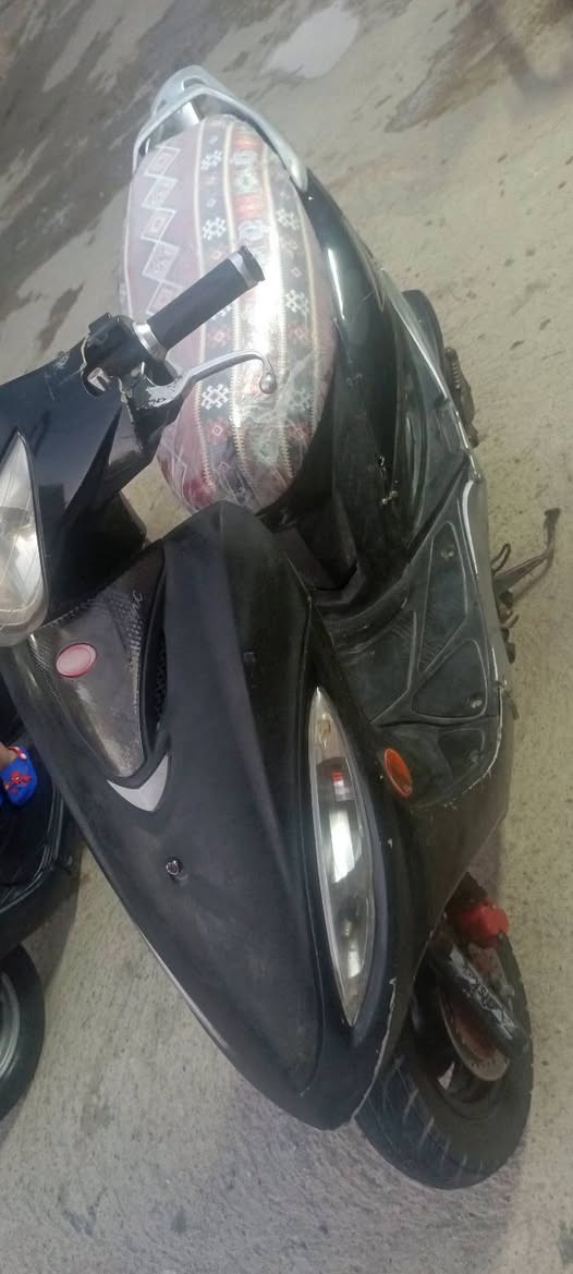 جي فور جاهزه للبيع السعر 300وبيه مجال خاص متواجد او اتصال ***********
