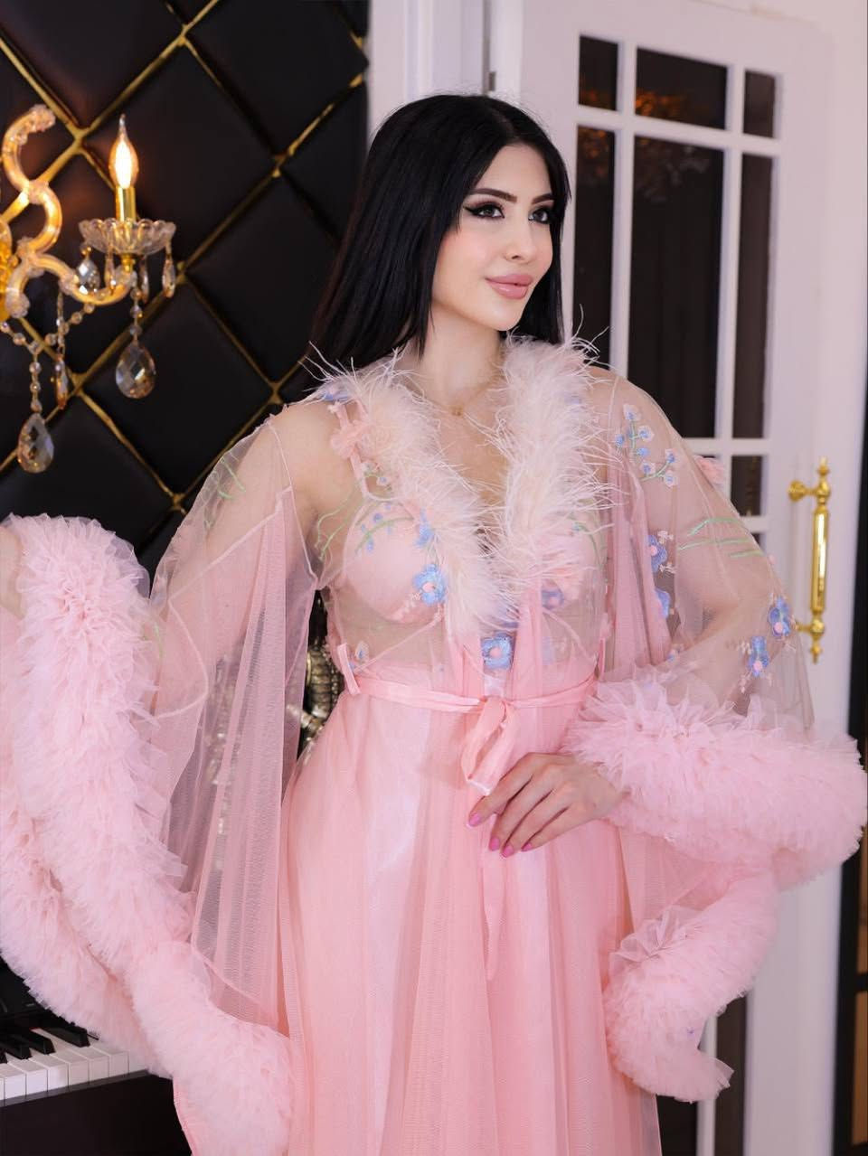 متوفر استايلات مميزة مختلفه وألوان مختلفه 🫶♥️


**إذا كنت صاحب هذا الإعلان وتريد حذفه لأي سبب، رجاءا أرسل رسالة إلى الدعم الفني**