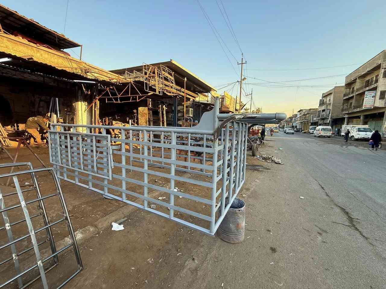 محجر فحل ارتفاع 95 شغل درجه أوله تفصال جديد غير مستخدم محجر كامل سيبايه +باب خلفي +تي على لباب عكس ثلاثي محجر بوري 3 ملم عكس سن اي استفسار خاص او *********** لعنوان بغداد وينصبغ اي لون ابالك
