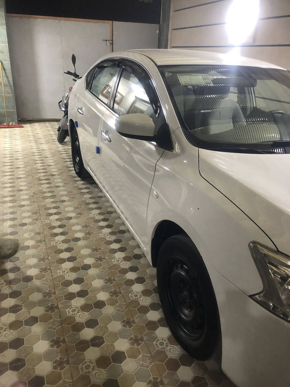 سلام عليكم سنتره ٢٠١٦ خليجي مكفول بدون صبغ بيه رصعه اصغيره بل جاملغ الامامي تخم تاير جديد ماشيه ١١٥ رقم اربيل سعر مناسب ١١٥ بيه مجال بسيط رقم تلفون ***********
