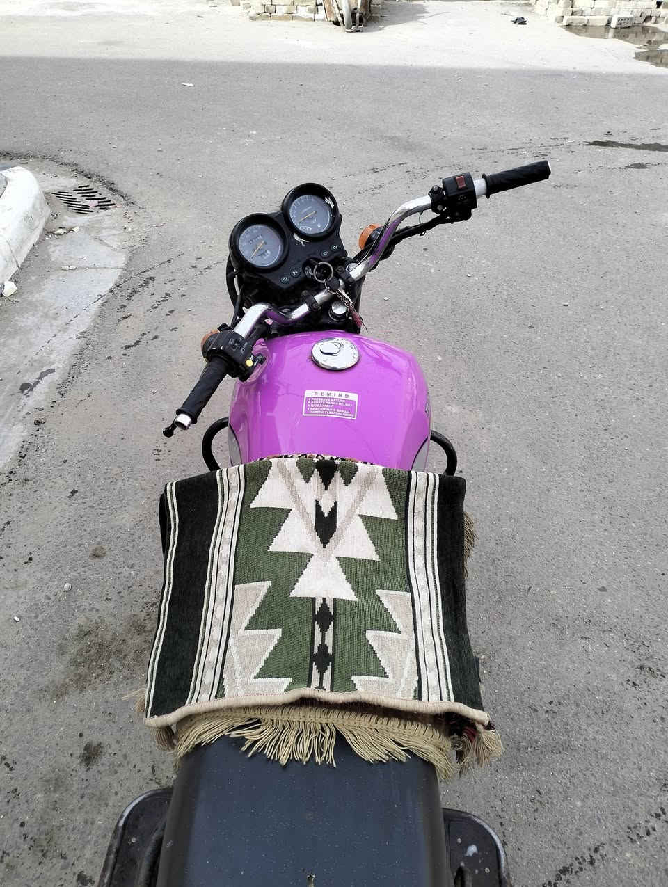 دايوان نفخ كلك مكفولة بليتة ورقم شاصي بيهة دراجة محرك يخبل ناعم شلعة ومعدل بس قبل يومين بدلتلهة دهن وكامت اول ماتشتغل صبح دخن قليل وتكطع سعر 775وبيهة مجال حك جية مكاني سيف سعد الشراي يتصل ***********
