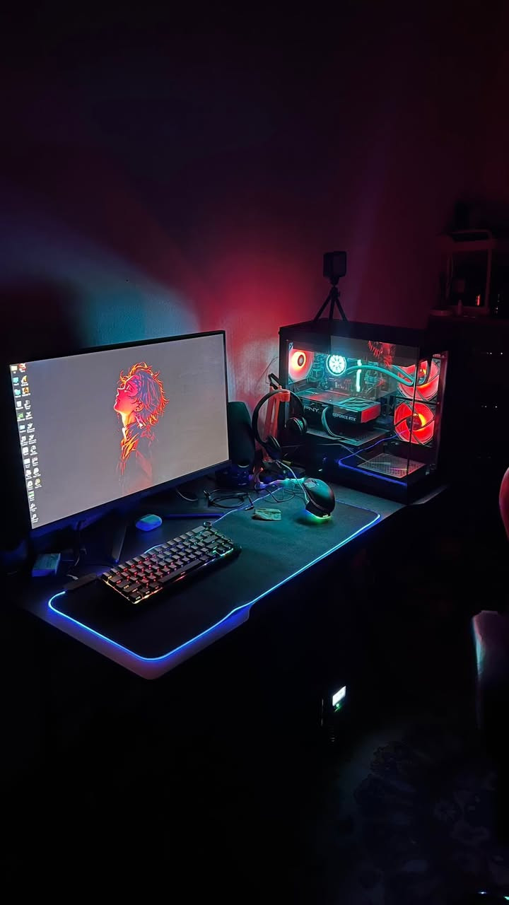السلام عليكم شباب تجميعتي للبيع 💔
الكيس : ANTEC CX300M ARGB

المعالج: AMD Ryzen 7 7800X3D 

كارت الشاشة: NVIDIA RTX 4070 SUPER 12GB 

مذر بورد: MSI PRO B650M-B

الرام: 16GB DDR5

الهارد: WD Green SN3000 (ويسترن ديجيتال)

المساحة:  T1 

نظام التبريد : نظام مائي AQUA ELEIT 360 V6 ARGB

شاشة : MSI WQ HD 27 2560x1440 2K 240 Hz

ملحقات :

كيبورد أتاك شارك X 66 Wireless 🛜 

ماوس أتاك شارك G3 Pro Wireless 🛜 

ماوس باد ARGB 

UPS Online 1KV

سماعات جانبية 

هيدفون

شرط كلها داخله الضمان 

3.000 مليون قفلها 

*********** بغداد
