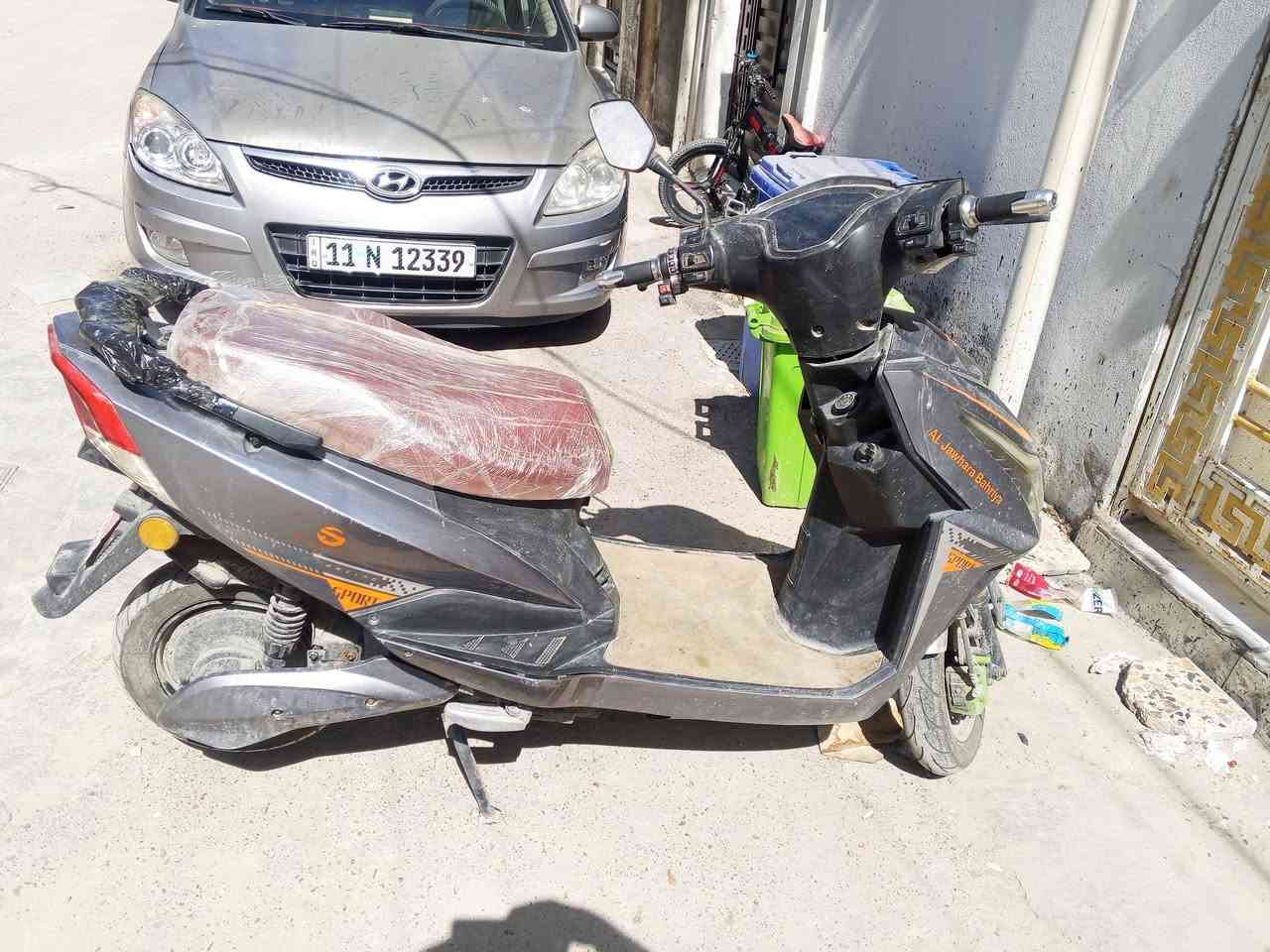 دراجه شحن 6بطاريات سرعه 90 شركه الجوهرة البحريه احسن شركه السعر 650 وبيها مجال فول مواصفات بك بلوتوث امبيثري للستفسار ‏‪***********‬‏
