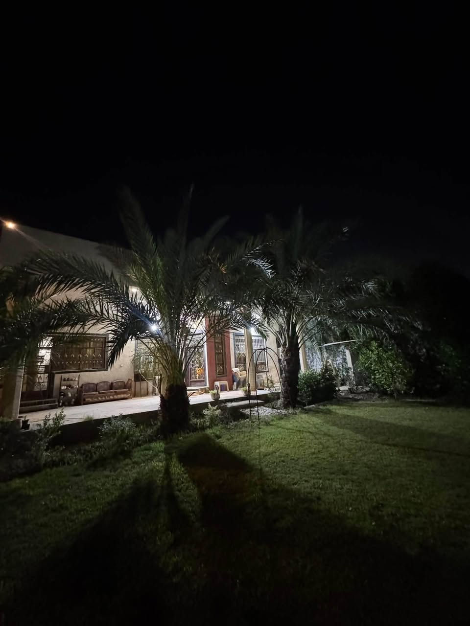 السلام عليكم ارض للبيع مع بيت بناء حديث مساحه 2000 الوجه 28م ونزال 72م
الموقع (ناحيه الرشيد طريق القصر الاوسط العهد الجديد)

للاستفسار  اكثر تواصل على رقم الموجود ***********
