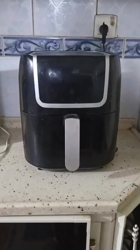 قلاية هواىية نوع kangaroo نضيفة اكل صحي بدون دهن وسعة كبيرة تكفي لعاىلة وسهلة  التنظيف سلة غير لاصقة السعر 35وبيها مجال العنوان حي القدس خلف الكراج الجنوبي  الرقم ***********
